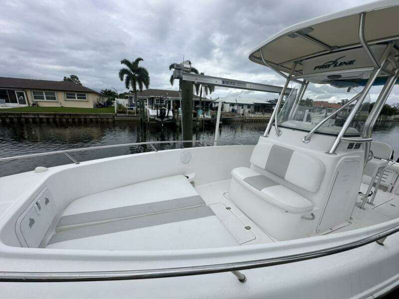 26ft Pro Line Yacht For Sale