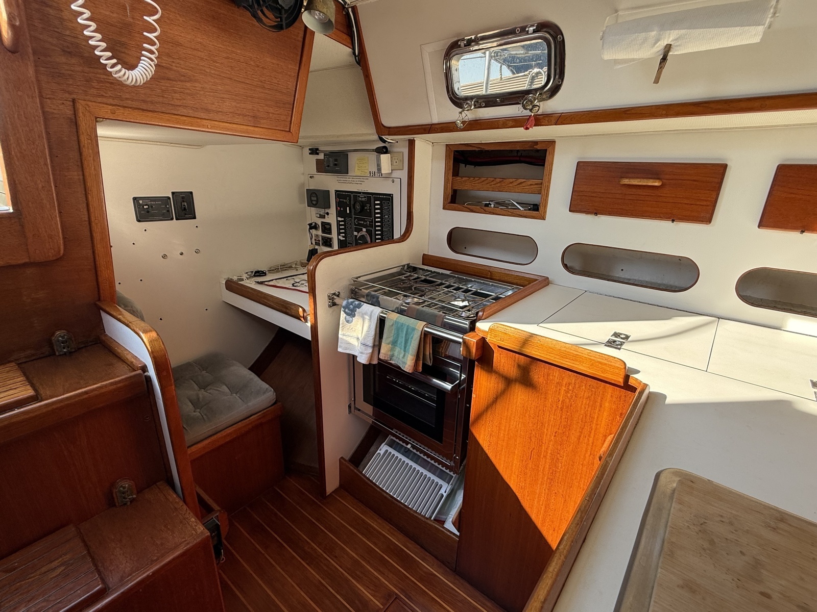 1990 Caliber 38
