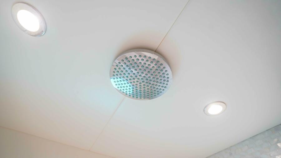 75' 2016 Sunseeker 75 Yacht