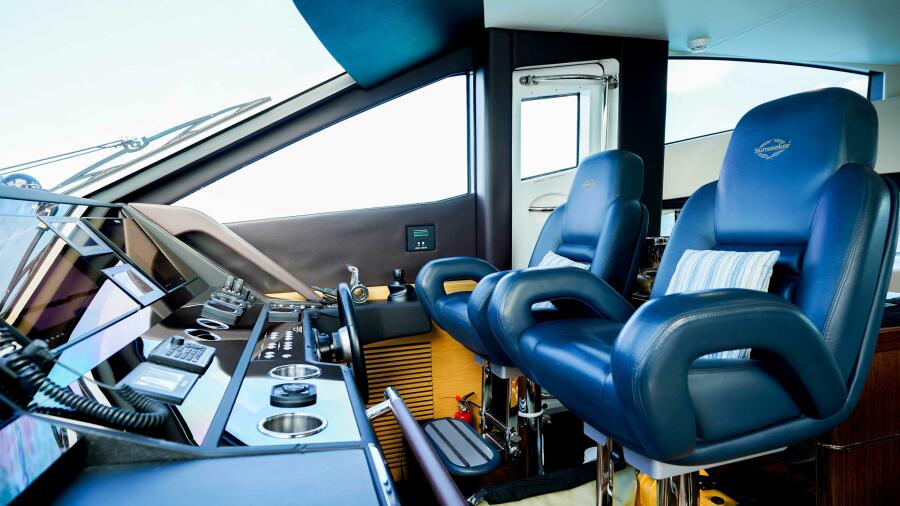 75' 2016 Sunseeker 75 Yacht