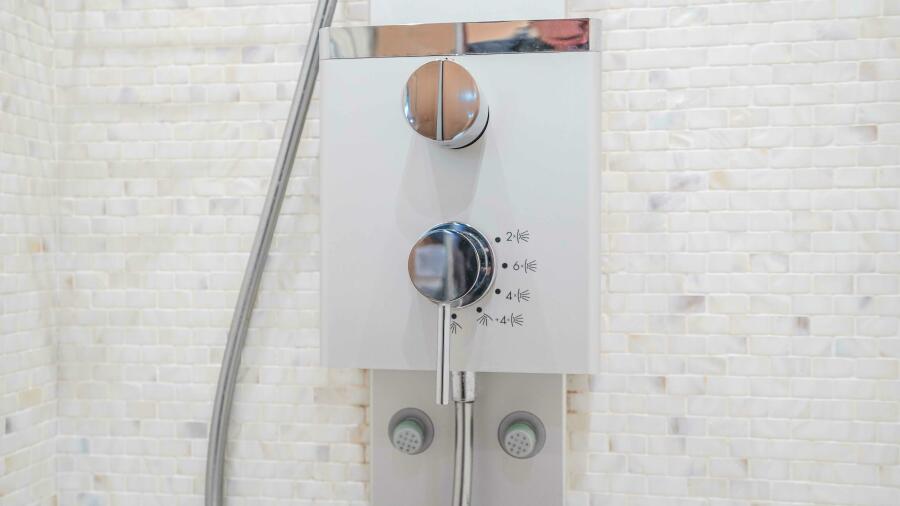 75' 2016 Sunseeker 75 Yacht