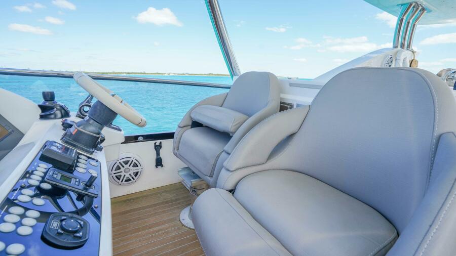 75' 2016 Sunseeker 75 Yacht