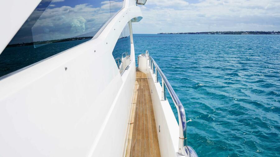 75' 2016 Sunseeker 75 Yacht