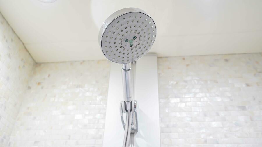 75' 2016 Sunseeker 75 Yacht