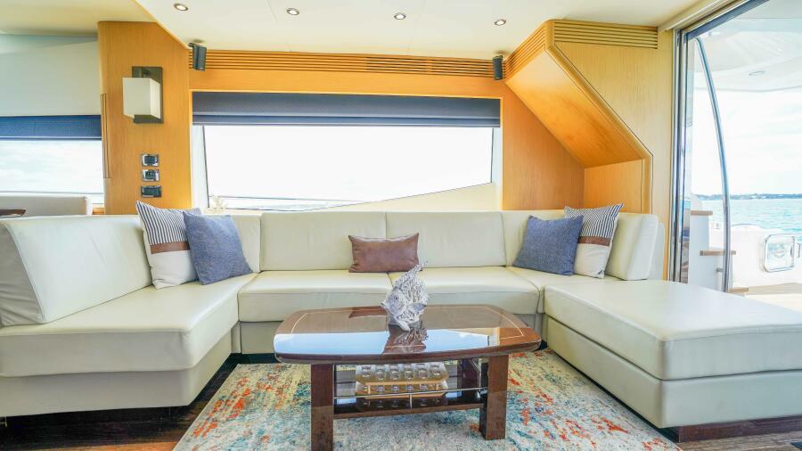 75' 2016 Sunseeker 75 Yacht