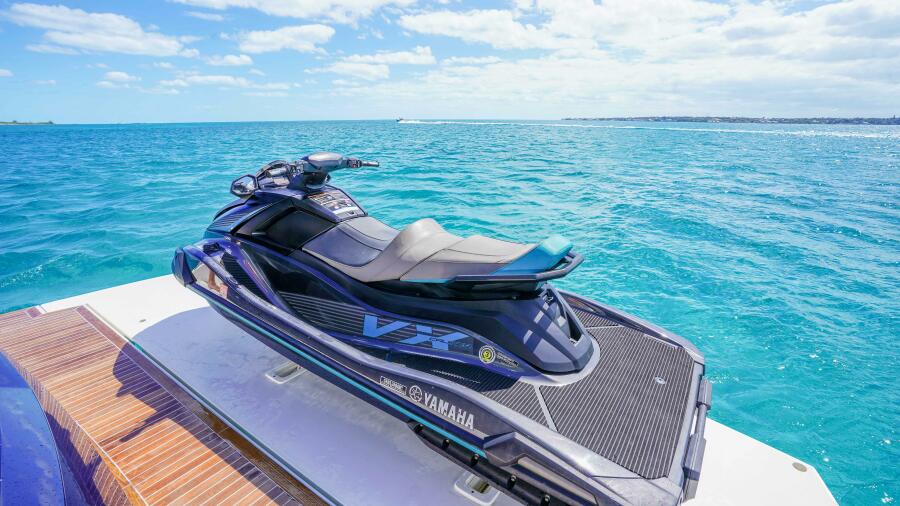 75' 2016 Sunseeker 75 Yacht