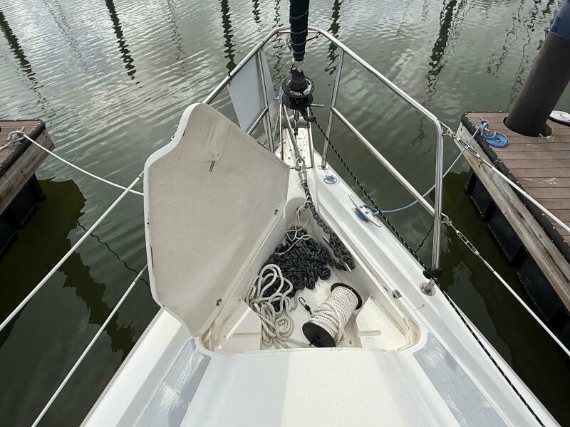 33' 1997 Hunter 336