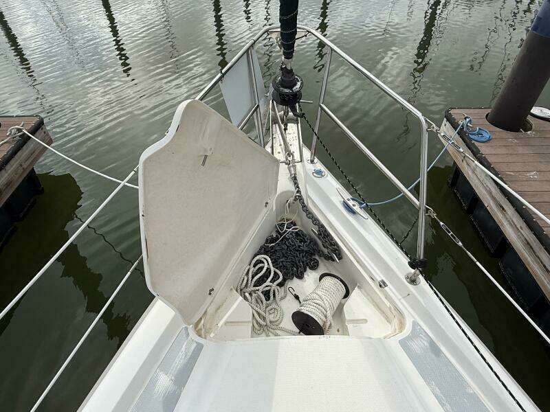 Treinta y Tres 33ft Hunter Yacht For Sale