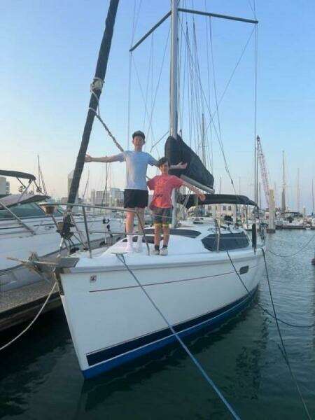 Treinta y Tres 33ft Hunter Yacht For Sale