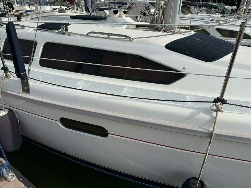 Treinta y Tres 33ft Hunter Yacht For Sale