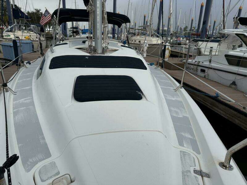 Treinta y Tres 33ft Hunter Yacht For Sale