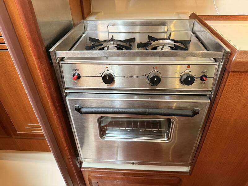 Treinta y Tres 33ft Hunter Yacht For Sale