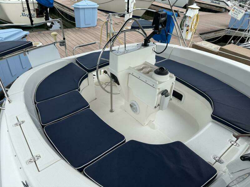 Treinta y Tres 33ft Hunter Yacht For Sale