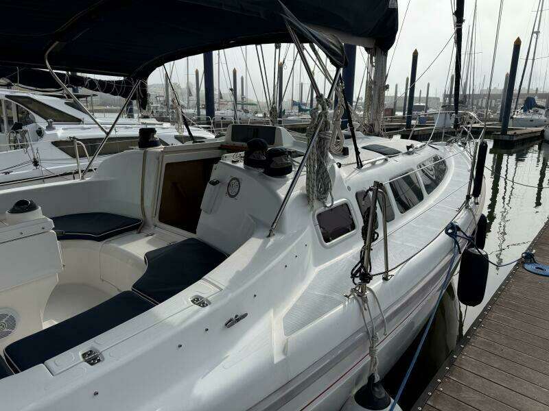 Treinta y Tres 33ft Hunter Yacht For Sale