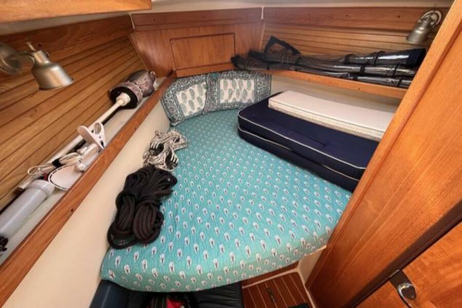 40' 2004 Catalina 400