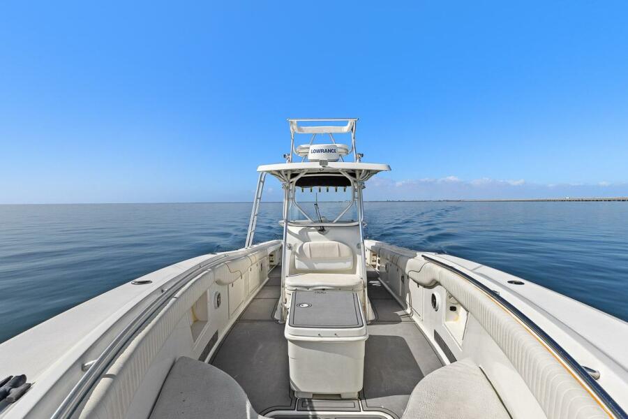 33' 2004 Hydra-Sports Vector 3300 CC