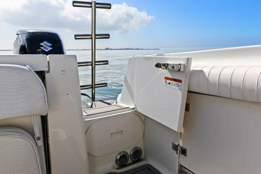 33' 2004 Hydra-Sports Vector 3300 CC