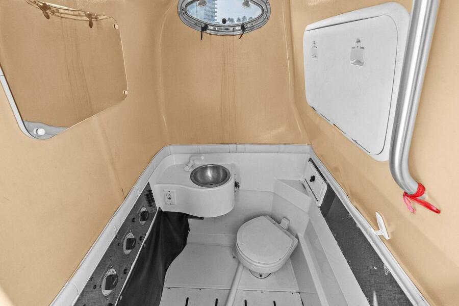 33' 2004 Hydra-Sports Vector 3300 CC