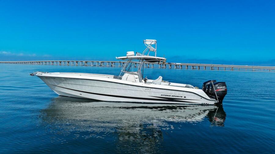 33' 2004 Hydra-Sports Vector 3300 CC