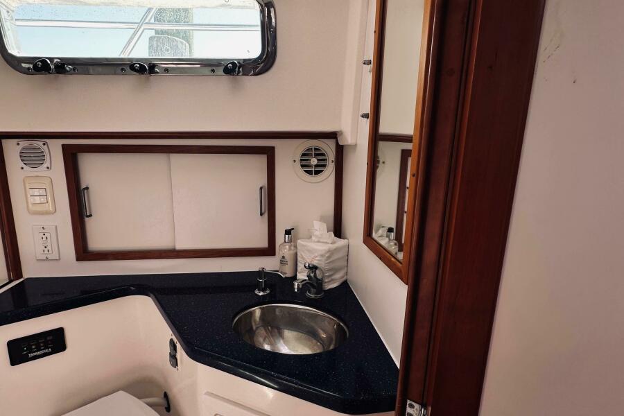 34' 2007 Sabre 34 Express