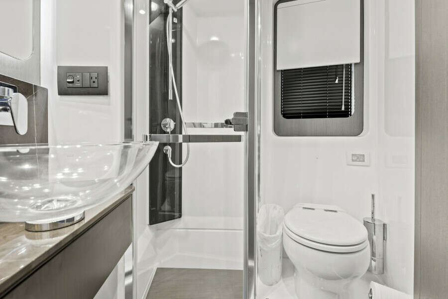 60ft Azimut Yacht For Sale