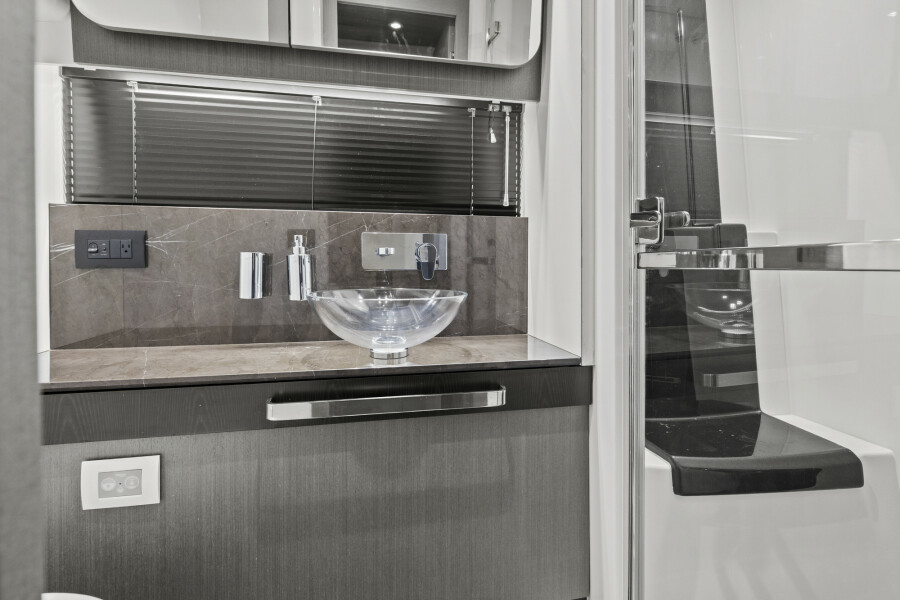 60' 2020 Azimut S6 Sportfly