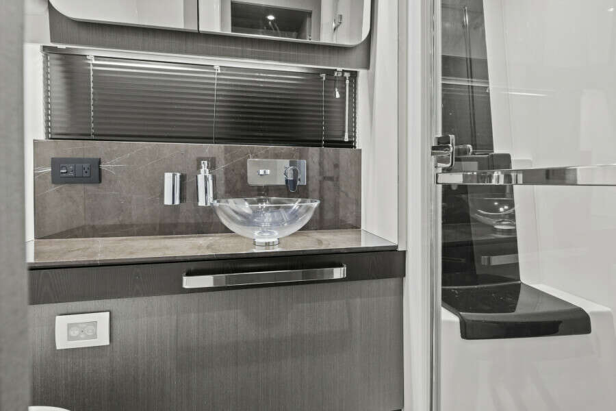 60ft Azimut Yacht For Sale