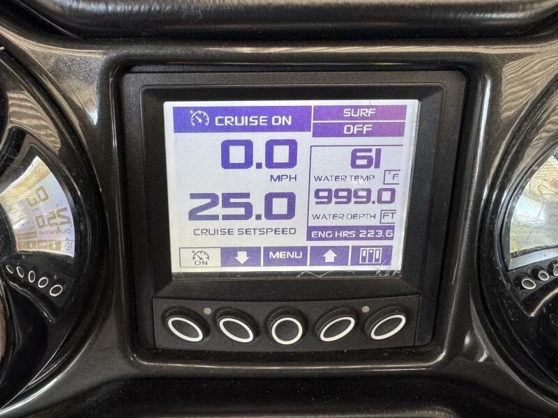 22' 2016 Moomba Craz