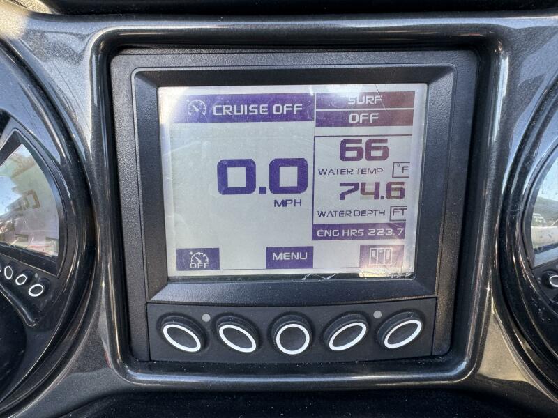 22' 2016 Moomba Craz