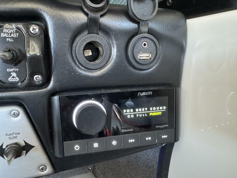 22' 2016 Moomba Craz