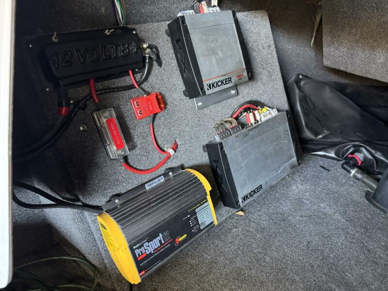 22' 2016 Moomba Craz