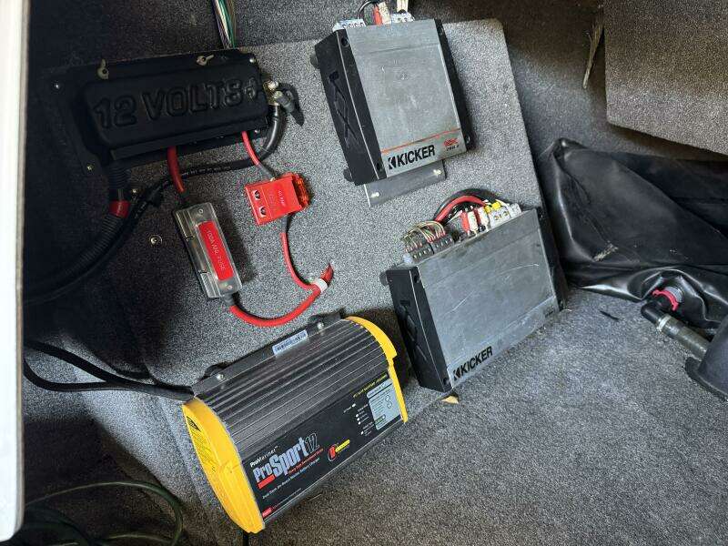 22ft Moomba Yacht For Sale