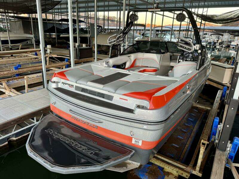 22ft Moomba Yacht For Sale