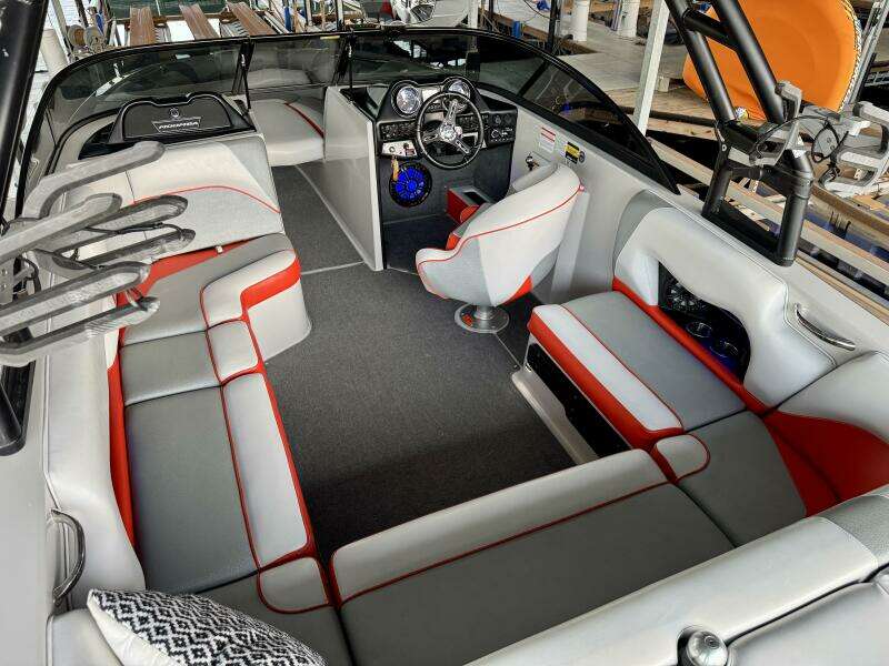 22ft Moomba Yacht For Sale