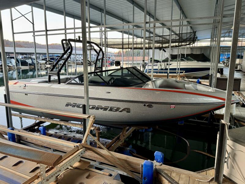 22' 2016 Moomba Craz