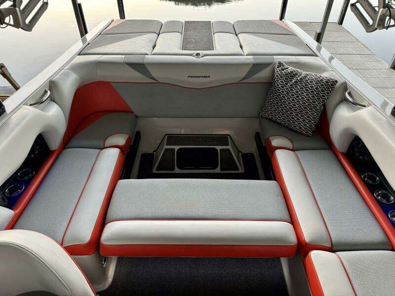 22ft Moomba Yacht For Sale