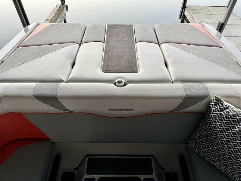 22ft Moomba Yacht For Sale