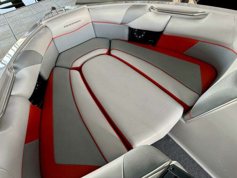 22ft Moomba Yacht For Sale