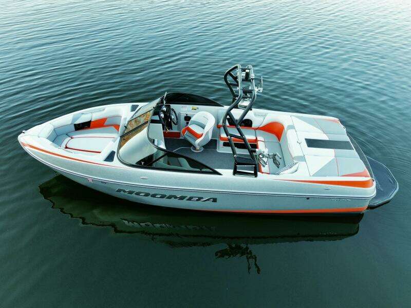 22ft Moomba Yacht For Sale