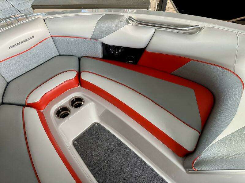 22ft Moomba Yacht For Sale