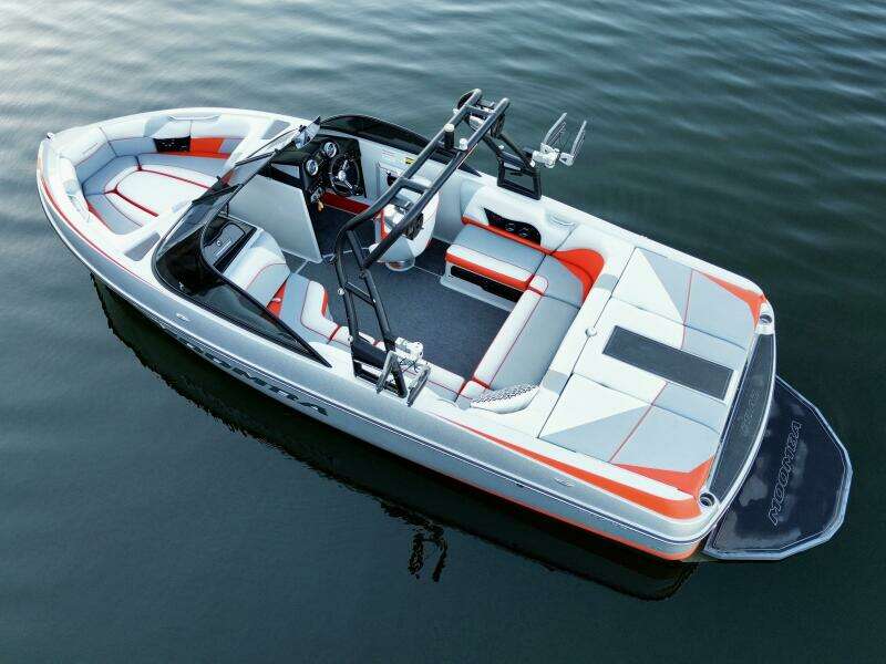 22ft Moomba Yacht For Sale