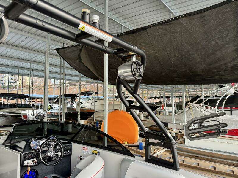 22ft Moomba Yacht For Sale