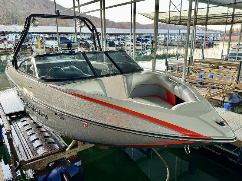 22ft Moomba Yacht For Sale