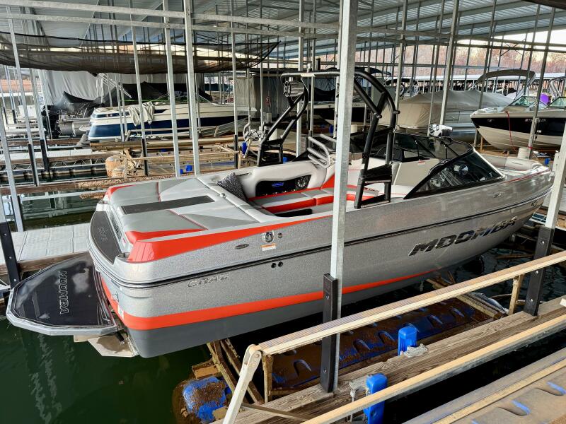 22' 2016 Moomba Craz