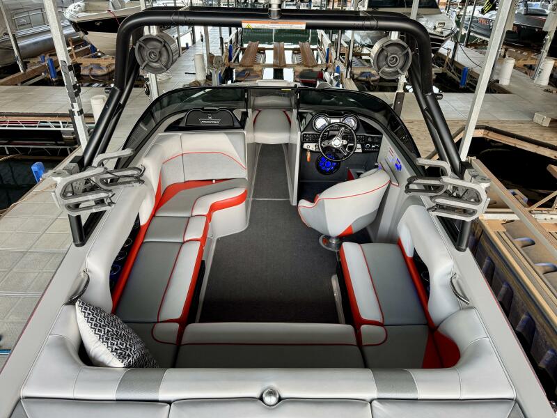 22' 2016 Moomba Craz