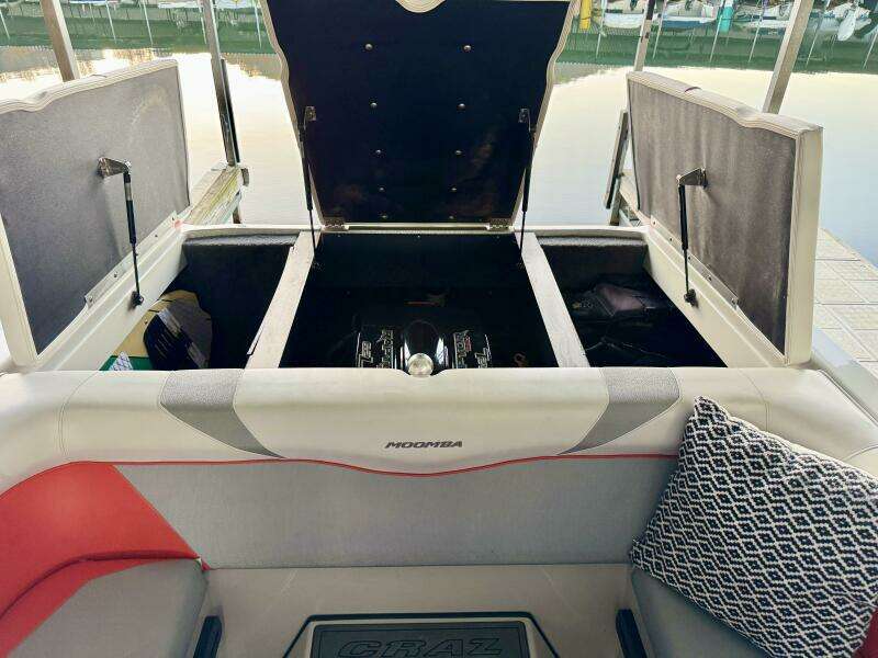 22ft Moomba Yacht For Sale