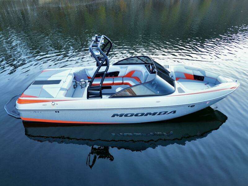 22ft Moomba Yacht For Sale