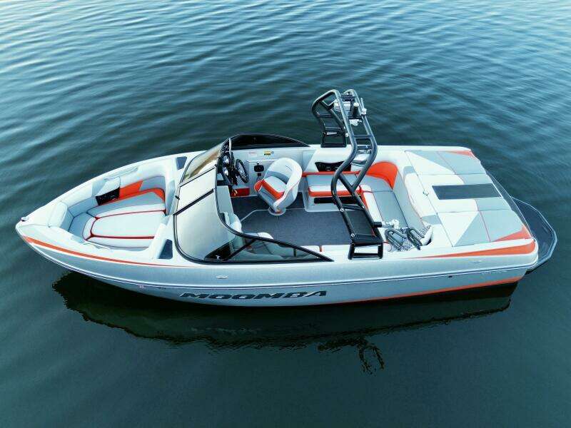 22ft Moomba Yacht For Sale