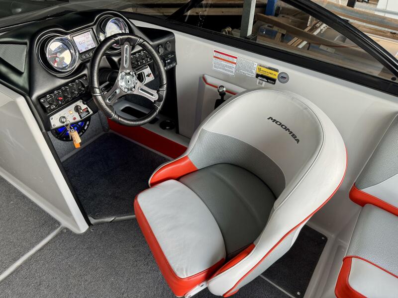 22' 2016 Moomba Craz