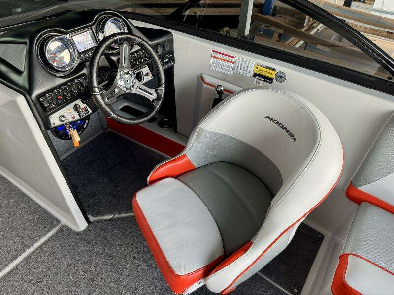 22ft Moomba Yacht For Sale